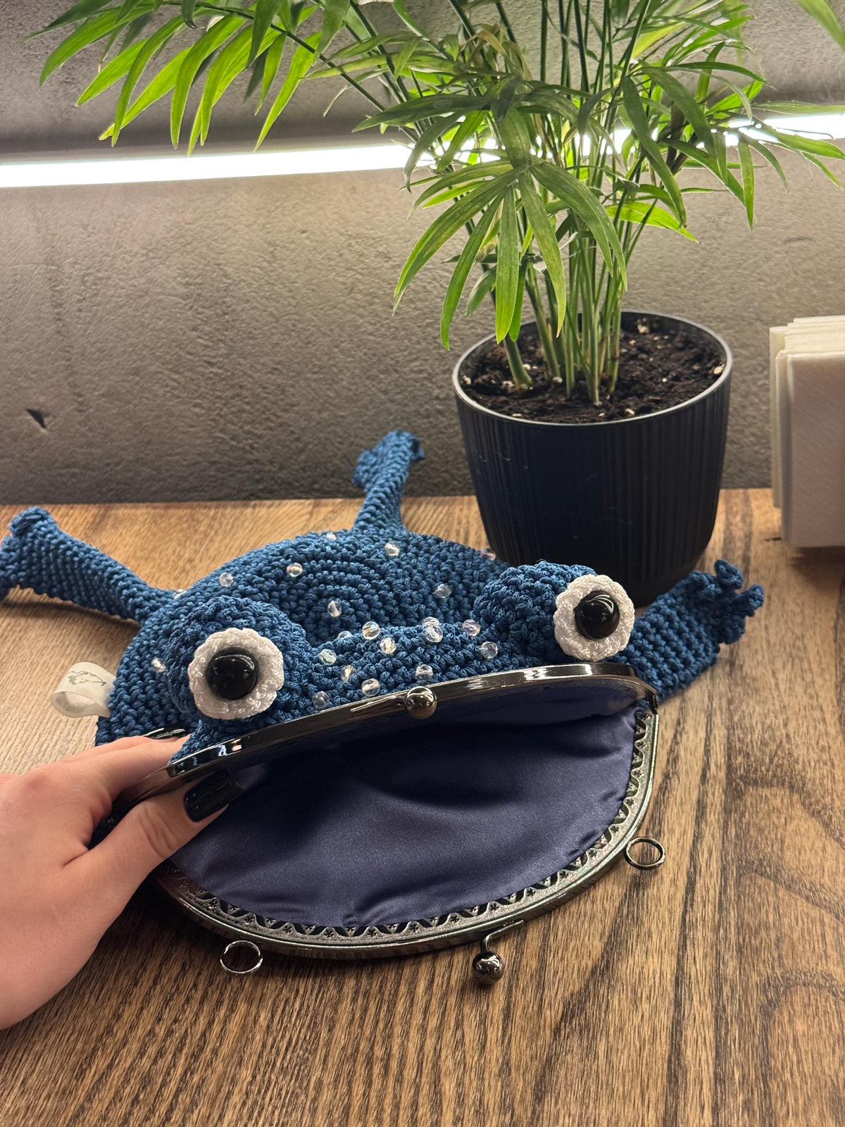 Crochet Frog Bag – Handmade Kawaii Frog Purse – Beaded Crossbody Bag – Czech Glass Beads