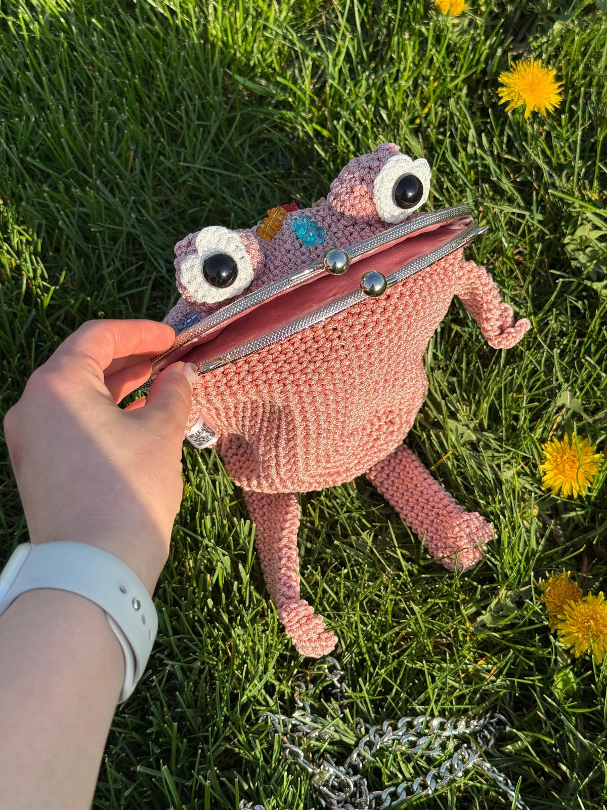 Pink Crochet Frog Bag with Gummy Bears – Handmade Shoulder & Crossbody Bag