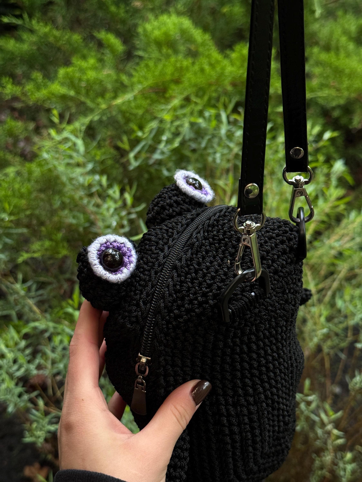 Crochet Frog Bag with Zipper – Custom Embroidery Option – Black Handmade Purse with Strap – Lined Durable Macrame Frogcore Gift
