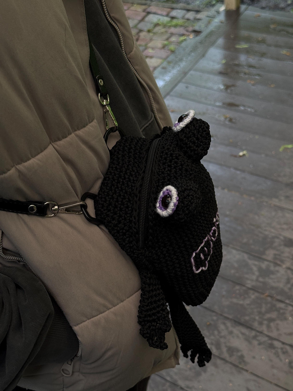 Crochet Frog Bag with Zipper – Custom Embroidery Option – Black Handmade Purse with Strap – Lined Durable Macrame Frogcore Gift