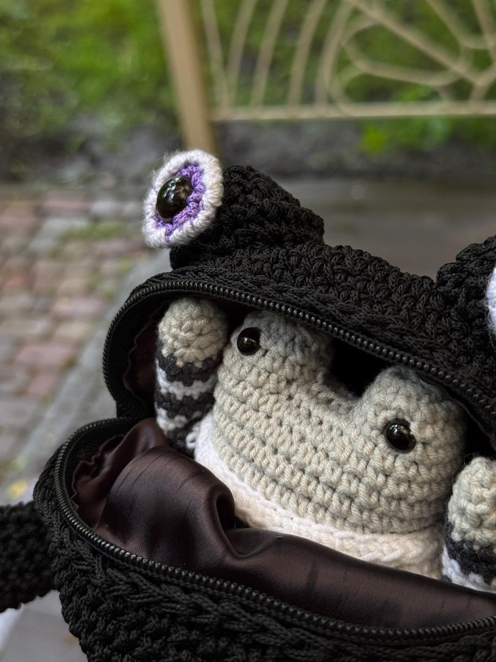 Crochet Frog Bag with Zipper – Custom Embroidery Option – Black Handmade Purse with Strap – Lined Durable Macrame Frogcore Gift