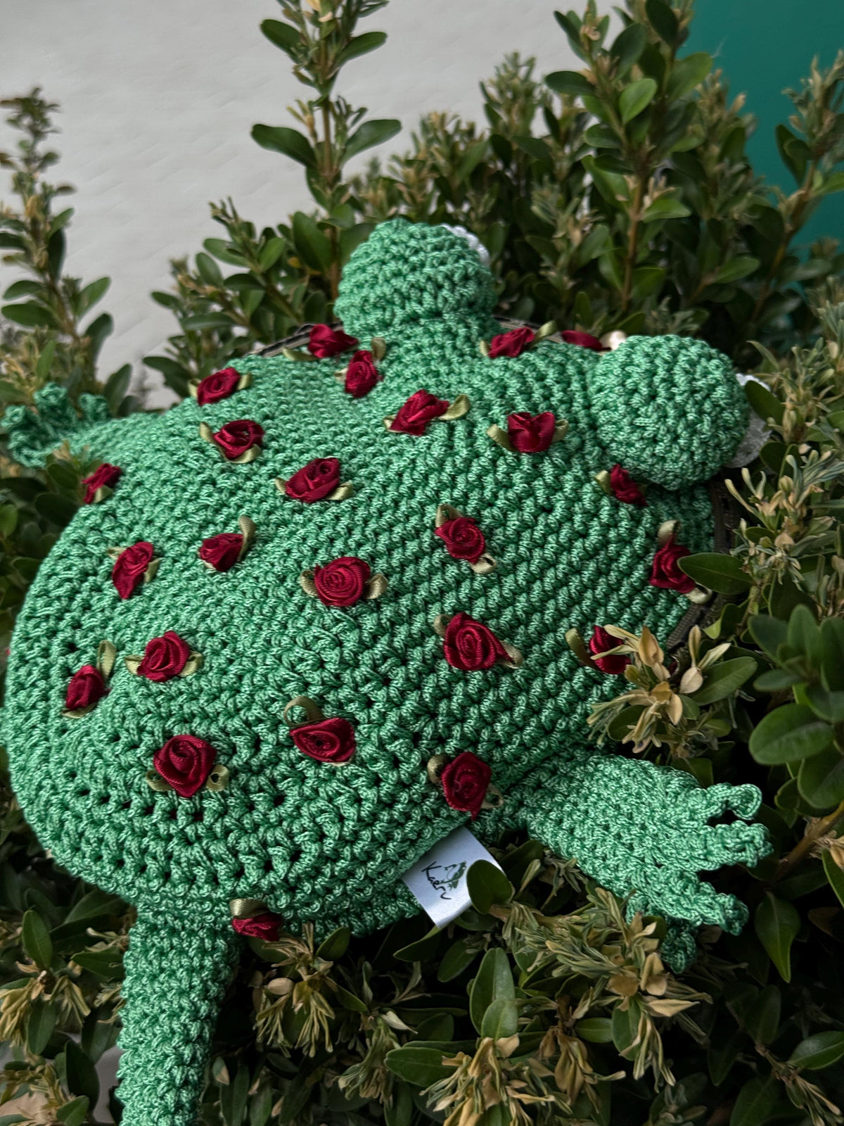 Green Minimalist Frog Bag – Handmade Crochet Frog Purse with Roses