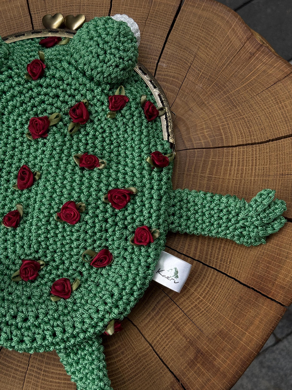 Green Minimalist Frog Bag – Handmade Crochet Frog Purse with Roses