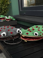 Green Minimalist Frog Bag – Handmade Crochet Frog Purse with Roses