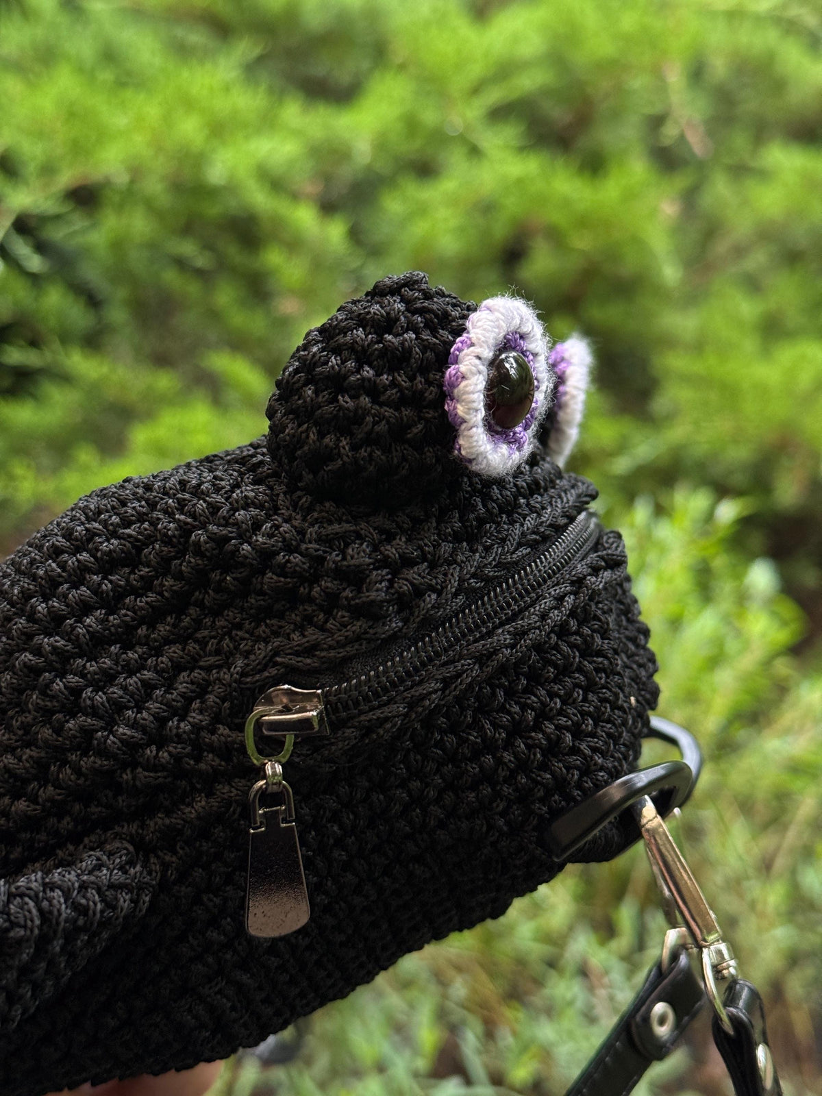 Crochet Frog Bag with Zipper – Custom Embroidery Option – Black Handmade Purse with Strap – Lined Durable Macrame Frogcore Gift