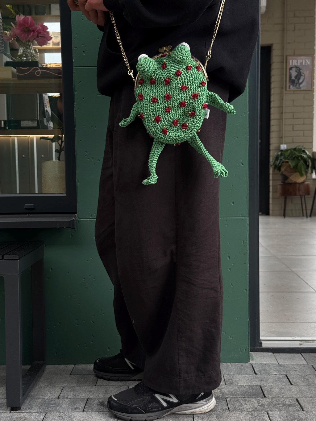 Green Minimalist Frog Bag – Handmade Crochet Frog Purse with Roses