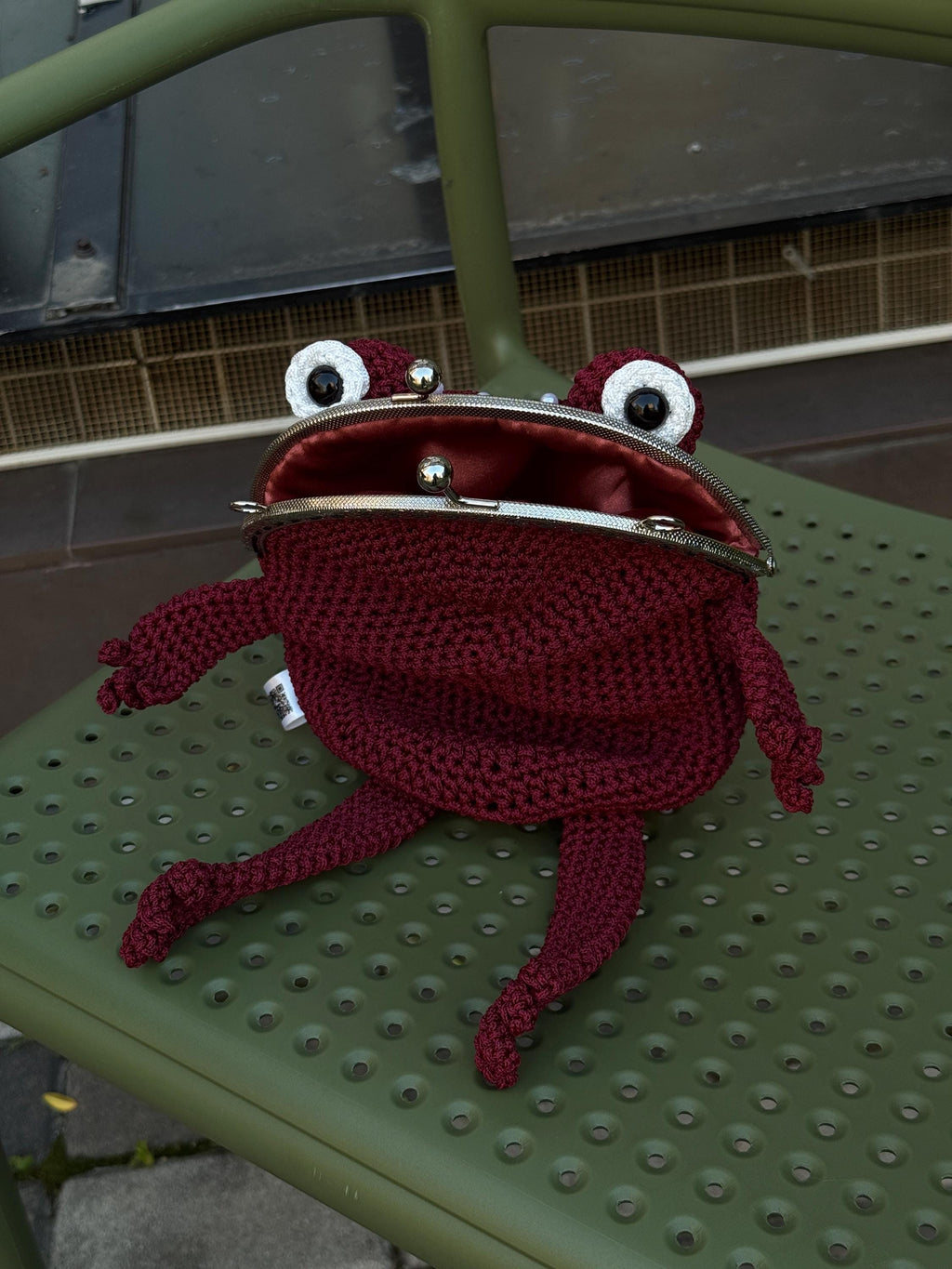 Red Crochet Frog Purse with Beaded Details – Handmade Shoulder & Crossbody Purse