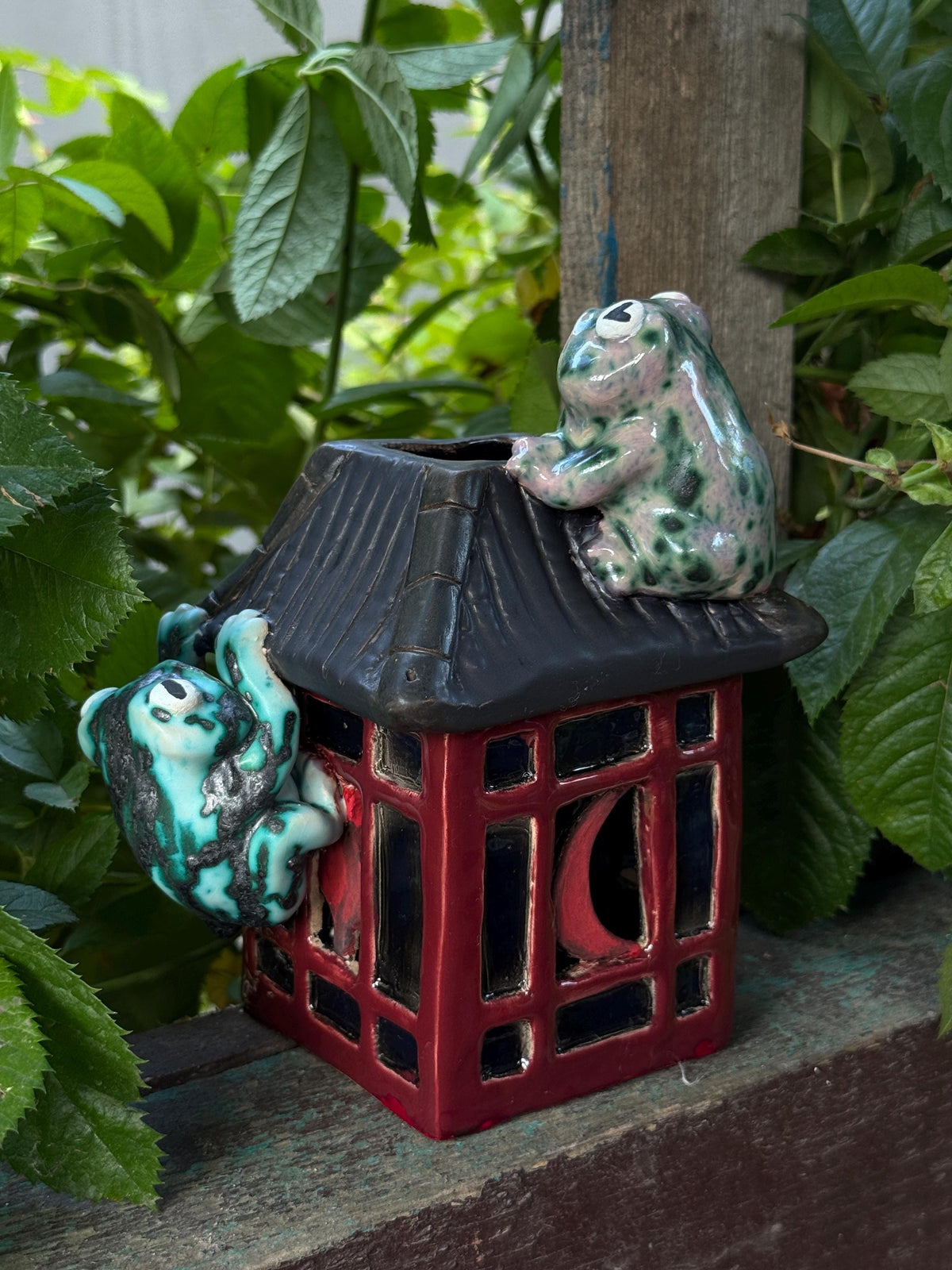 Ceramic Frog Oil Burner, Frog House Lamp, Aromatherapy Decor, Handmade Ceramic Frog House, Cottagecore Gift, Frog Lover Gift