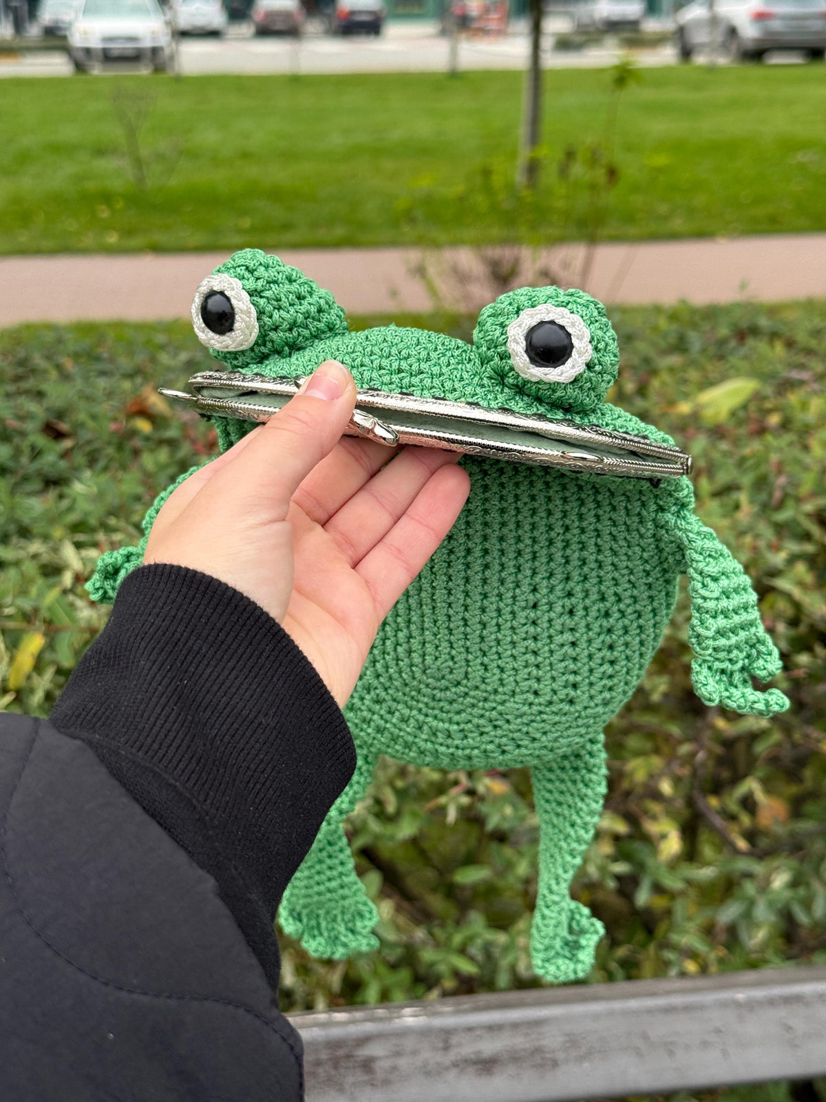 Realistic Green Crochet Frog Bag - Handmade Nature-Inspired Design