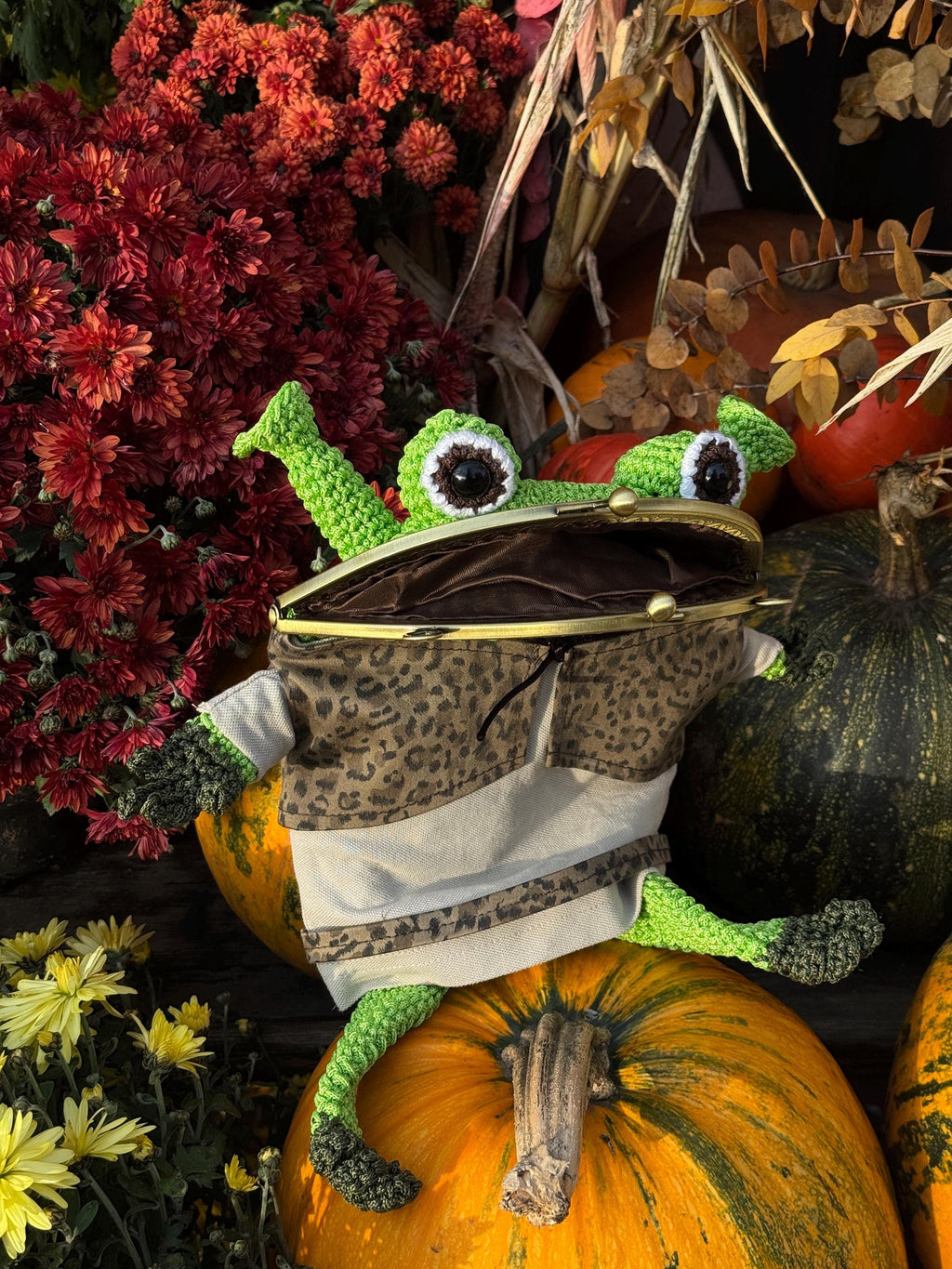 Crochet Frog Bag with Swamp Vibes – Handmade Frog Purse