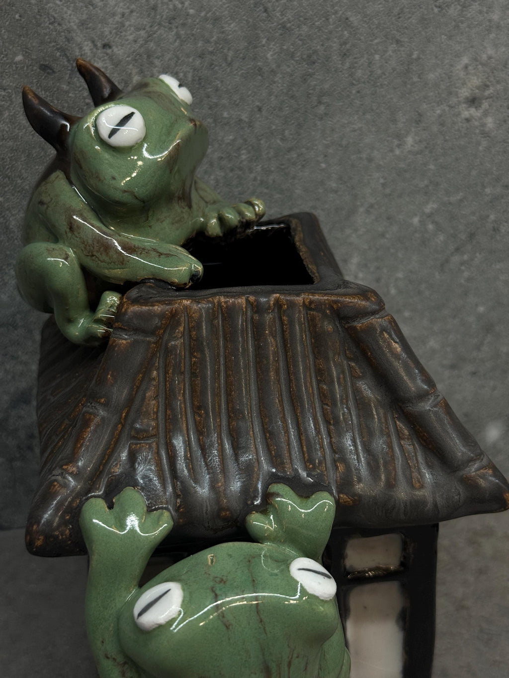 Ceramic Frog Oil Burner, Frog House Lamp, Aromatherapy Decor, Handmade Ceramic Frog House, Cottagecore Gift, Frog Lover Gift
