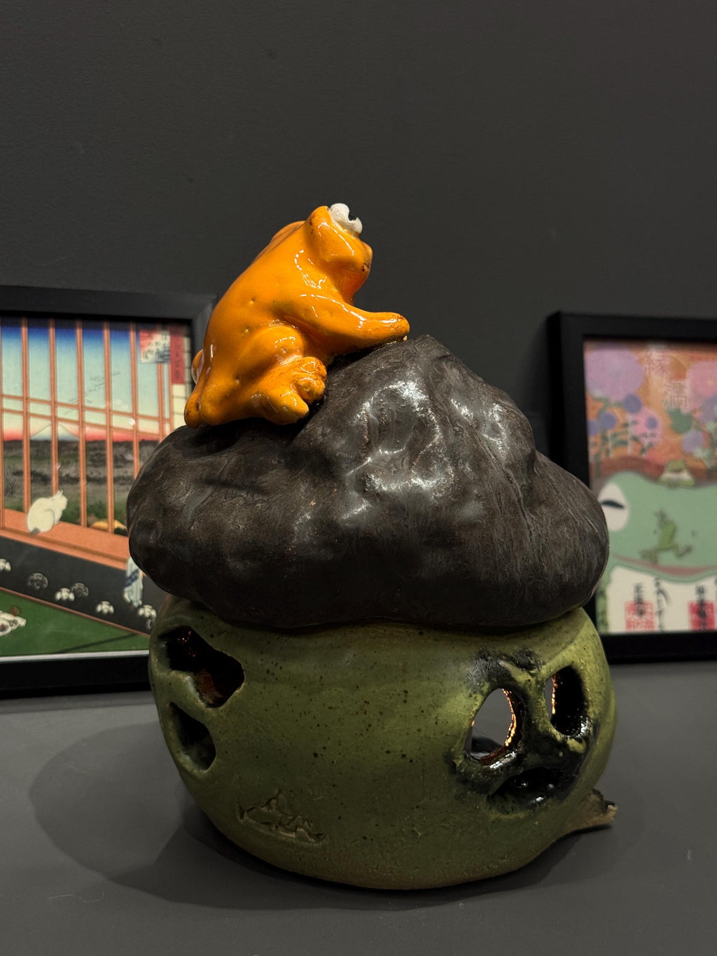 Aromatherapy Lamp – Handmade Ceramic Frog House