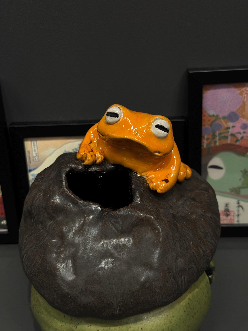 Aromatherapy Lamp – Handmade Ceramic Frog House