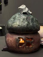 Aromatherapy Lamp – Handmade Ceramic Frog House