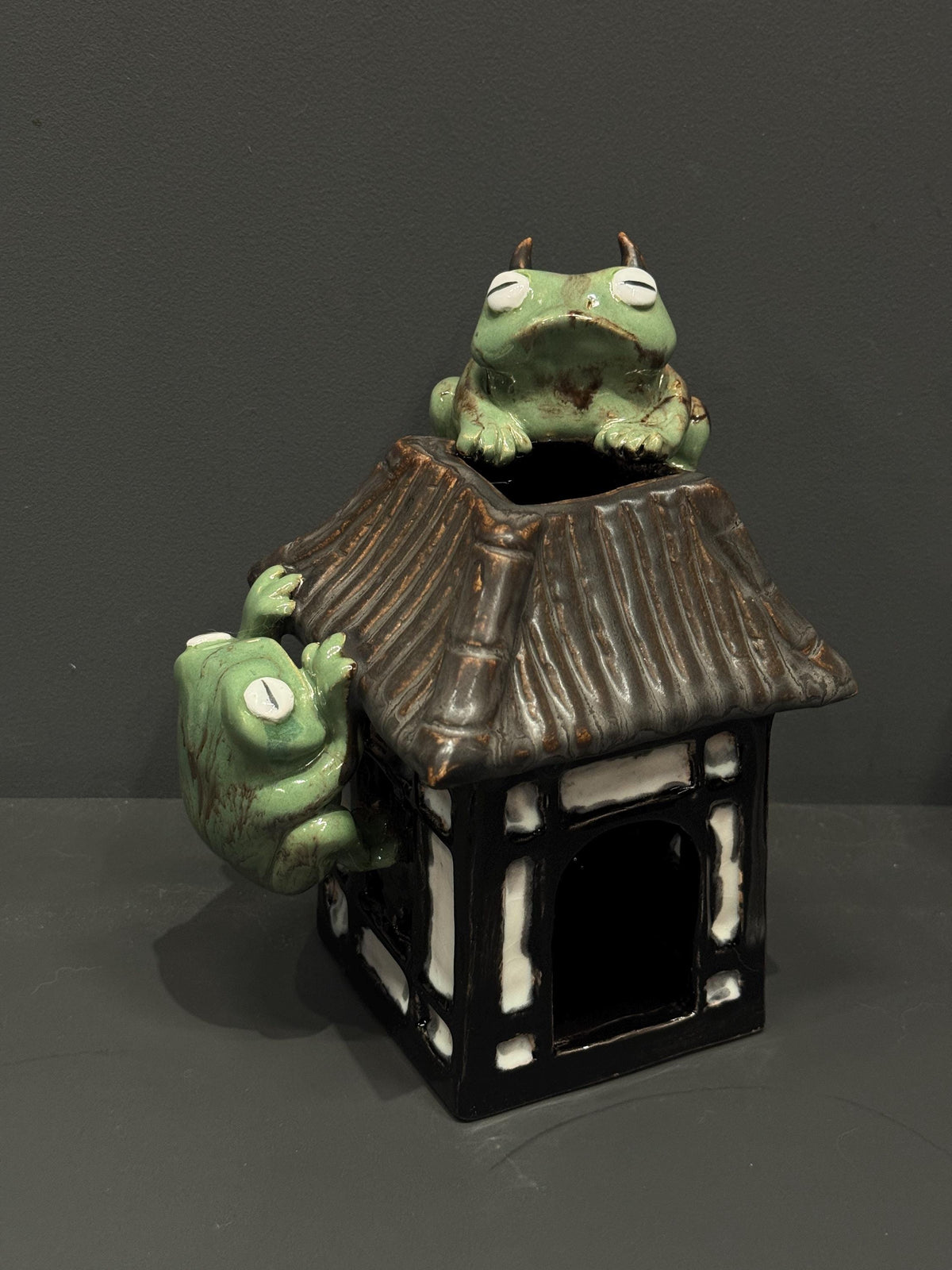 Ceramic Frog Oil Burner, Frog House Lamp, Aromatherapy Decor, Handmade Ceramic Frog House, Cottagecore Gift, Frog Lover Gift