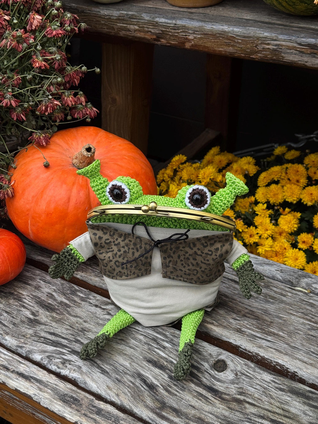 Crochet Frog Bag with Swamp Vibes – Handmade Frog Purse