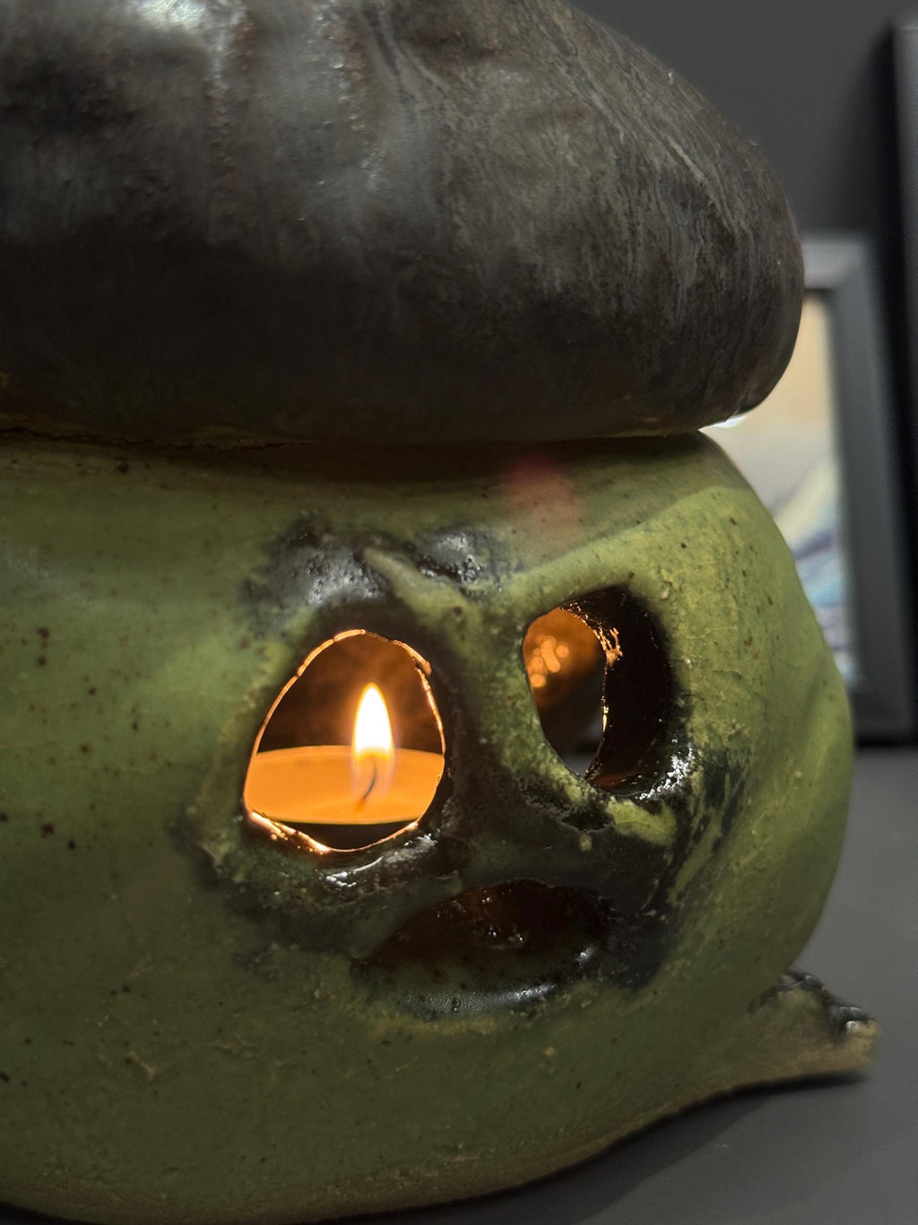 Aromatherapy Lamp – Handmade Ceramic Frog House