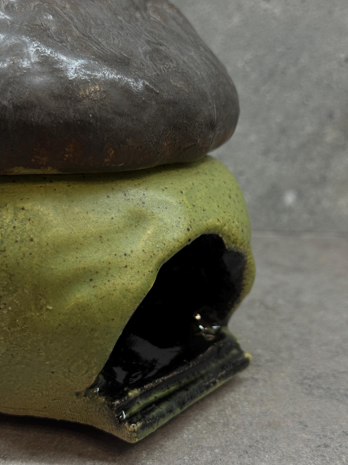 Aromatherapy Lamp – Handmade Ceramic Frog House