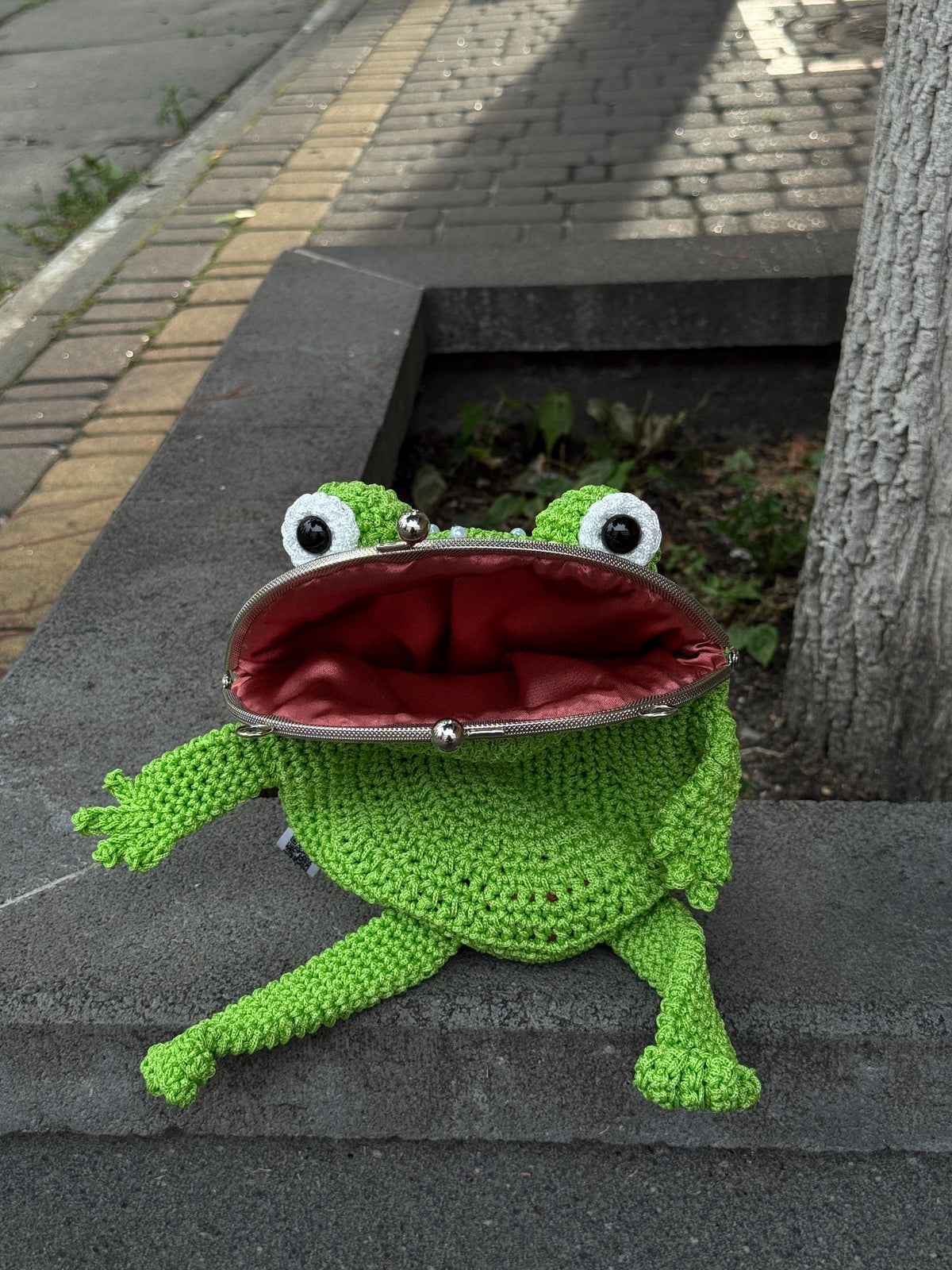 Red Crochet Frog Purse with Beaded Details – Handmade Shoulder & Crossbody Purse