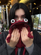 Red Crochet Frog Purse with Beaded Details – Handmade Shoulder & Crossbody Purse