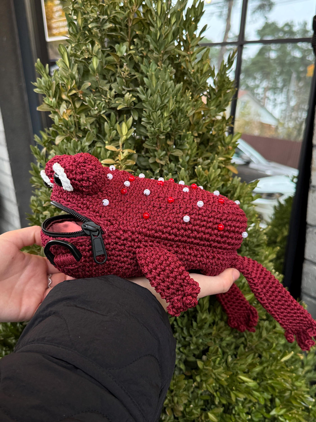 Red Crochet Frog Purse with Beaded Details – Handmade Shoulder & Crossbody Purse