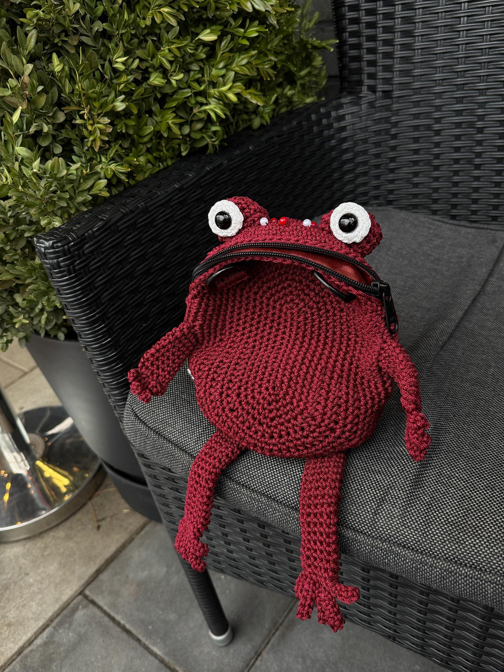 Red Crochet Frog Purse with Beaded Details – Handmade Shoulder & Crossbody Purse