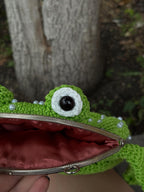 Red Crochet Frog Purse with Beaded Details – Handmade Shoulder & Crossbody Purse