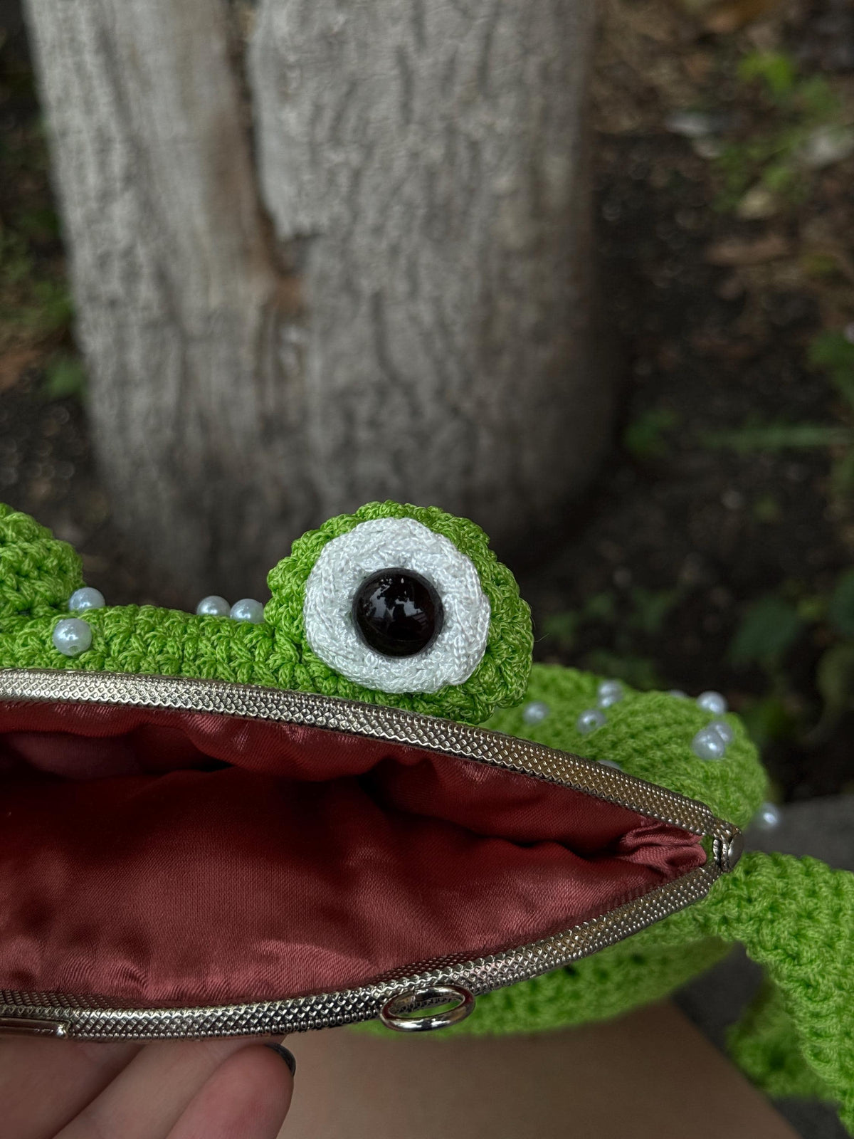 Red Crochet Frog Purse with Beaded Details – Handmade Shoulder & Crossbody Purse