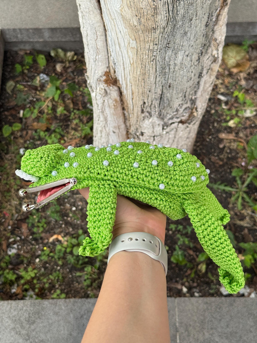 Red Crochet Frog Purse with Beaded Details – Handmade Shoulder & Crossbody Purse