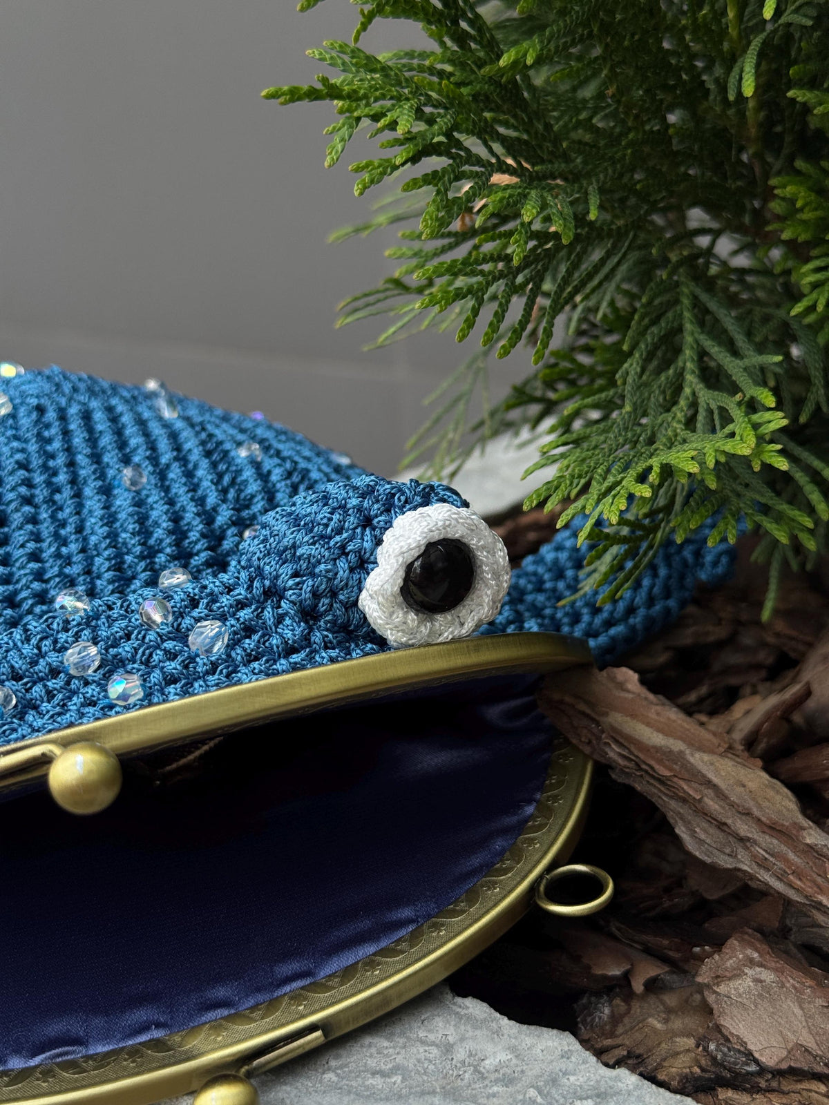 Crochet Frog Bag – Handmade Kawaii Frog Purse – Beaded Crossbody Bag – Czech Glass Beads