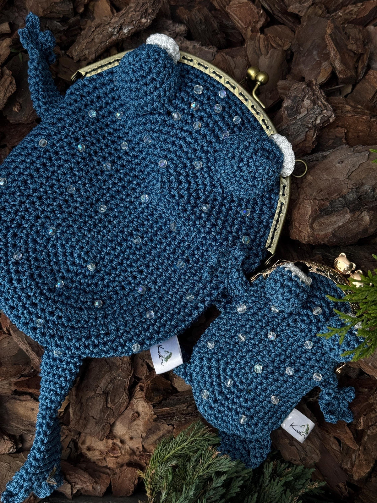 Crochet Frog Bag – Handmade Kawaii Frog Purse – Beaded Crossbody Bag – Czech Glass Beads