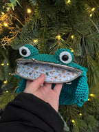 Emerald Frog Bag – Minimalist Crochet Frog Shoulder Bag with Floral Lining, Handmade Frog Purse
