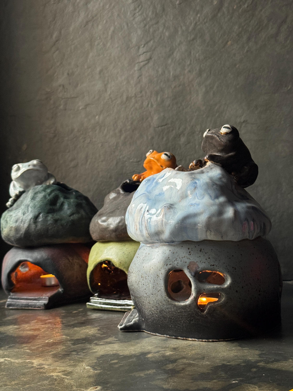 Aromatherapy Lamp – Handmade Ceramic Frog House