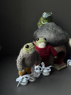 Poseable Crochet Frog Figurines – Handmade Mini Frogs with Metal Armature, Dressed Collectible