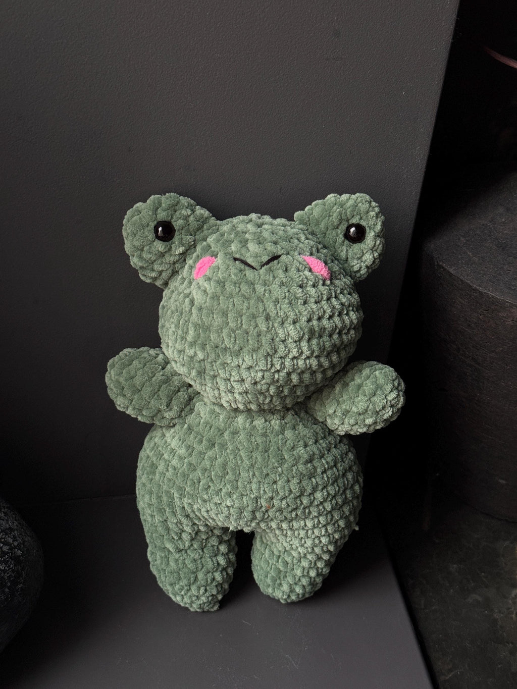 Handmade Plush Frog Toy – Soft Velvet Crochet Frog, Cute Amigurumi Frog Doll