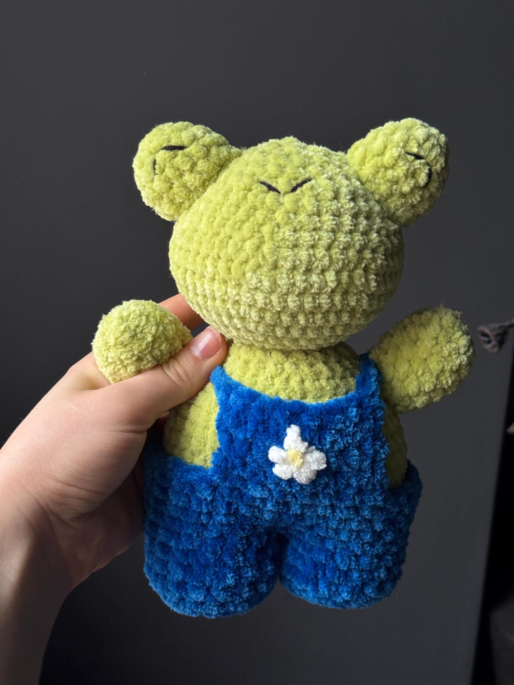 Handmade Plush Frog Toy – Soft Velvet Crochet Frog, Cute Amigurumi Frog Doll
