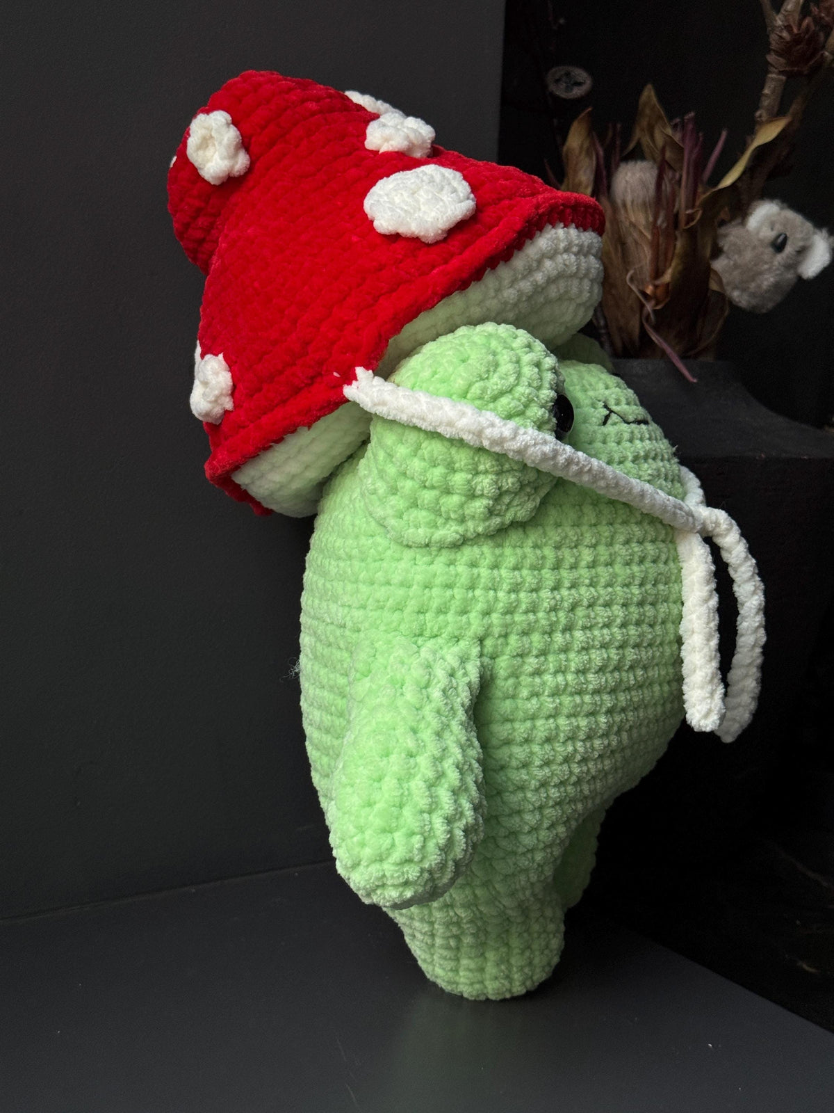 Plush Crochet Frog Pillow – Handmade Velvet Frog Toy, Soft Decorative Frog for Home Interior