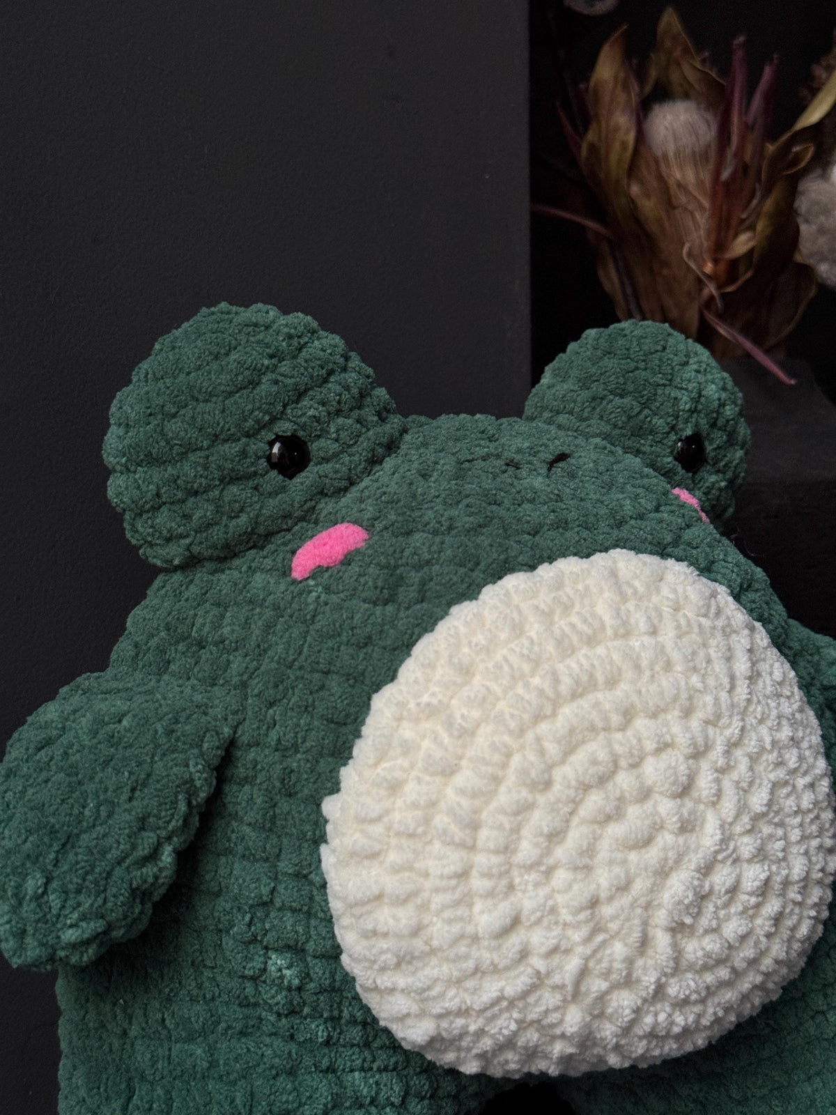 Plush Crochet Frog Pillow – Handmade Velvet Frog Toy, Soft Decorative Frog for Home Interior