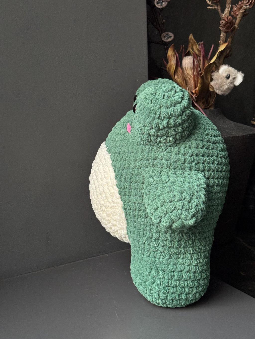 Plush Crochet Frog Pillow – Handmade Velvet Frog Toy, Soft Decorative Frog for Home Interior