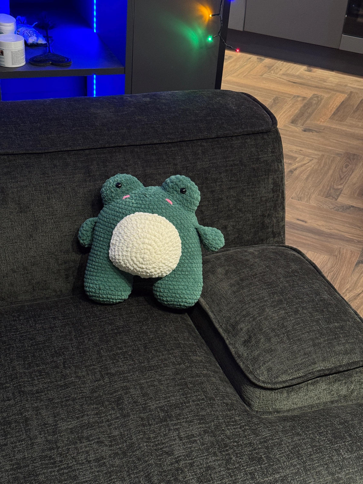 Plush Crochet Frog Pillow – Handmade Velvet Frog Toy, Soft Decorative Frog for Home Interior