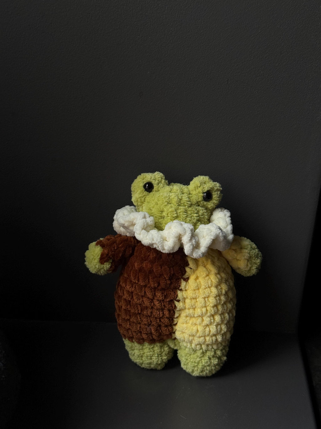 Handmade Plush Frog Toy – Soft Velvet Crochet Frog, Cute Amigurumi Frog Doll