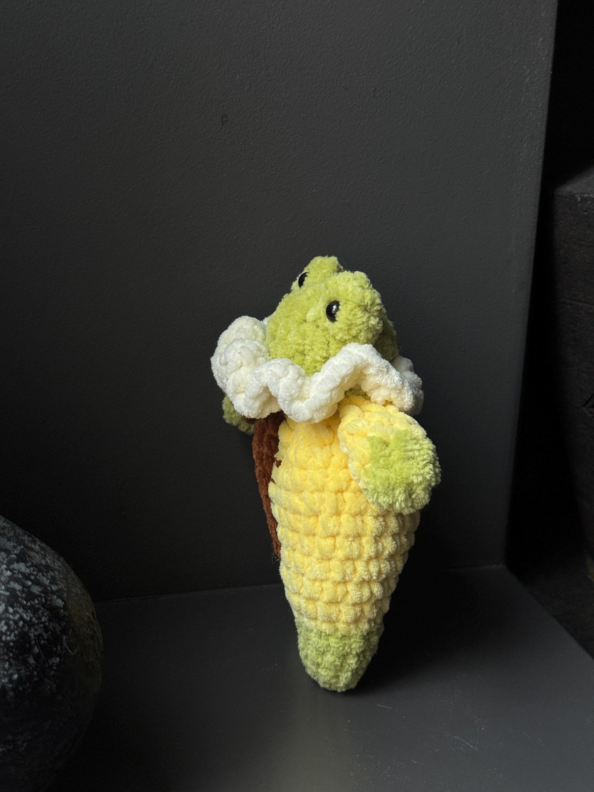 Handmade Plush Frog Toy – Soft Velvet Crochet Frog, Cute Amigurumi Frog Doll