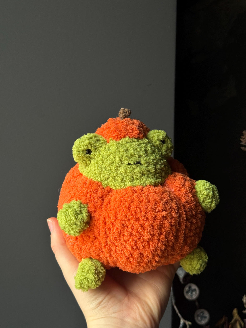 Handmade Plush Frog Toy – Soft Velvet Crochet Frog, Cute Amigurumi Frog Doll