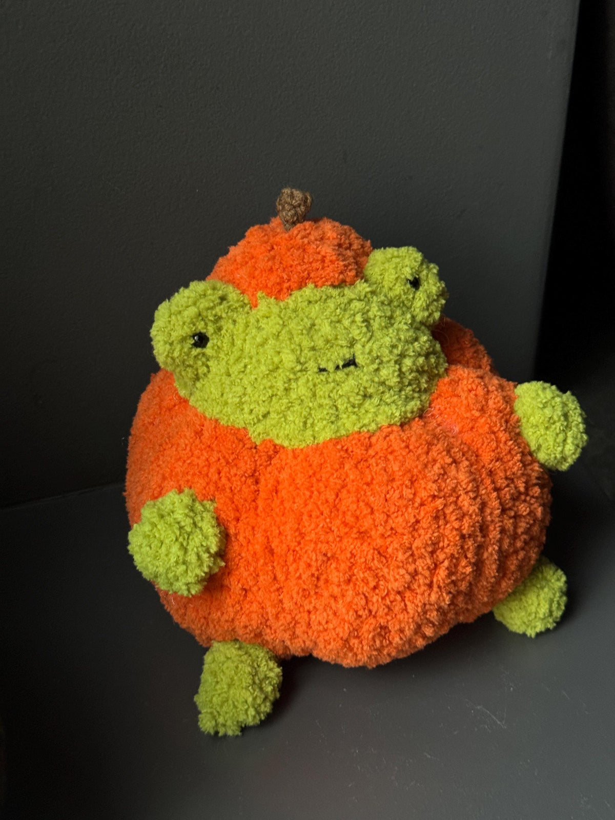 Handmade Plush Frog Toy – Soft Velvet Crochet Frog, Cute Amigurumi Frog Doll