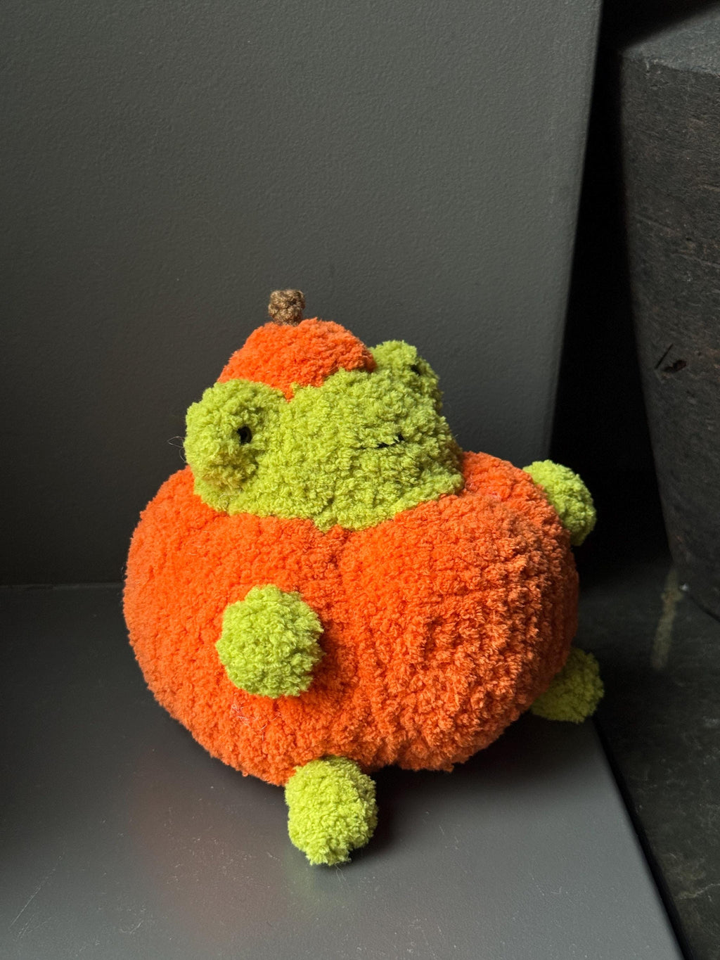 Handmade Plush Frog Toy – Soft Velvet Crochet Frog, Cute Amigurumi Frog Doll