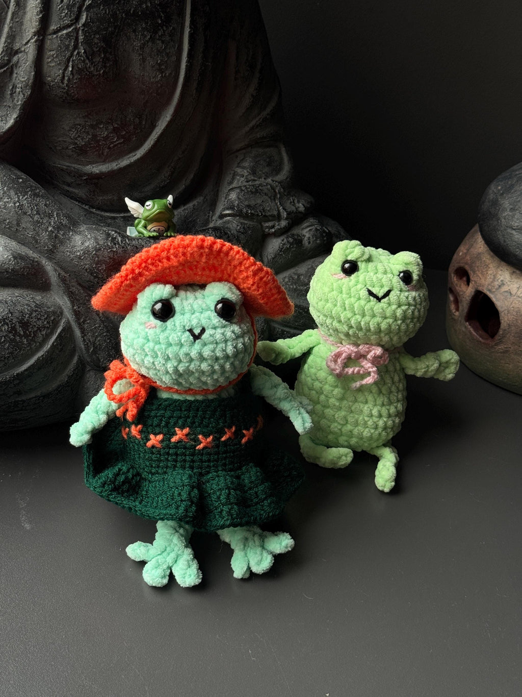 Handmade Plush Frog Toy – Soft Velvet Crochet Frog, Cute Amigurumi Frog Doll