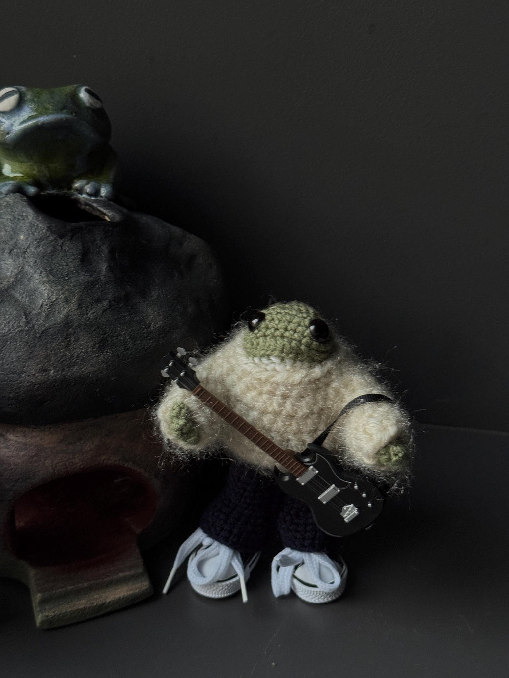 Poseable Crochet Frog Figurines – Handmade Mini Frogs with Metal Armature, Dressed Collectible