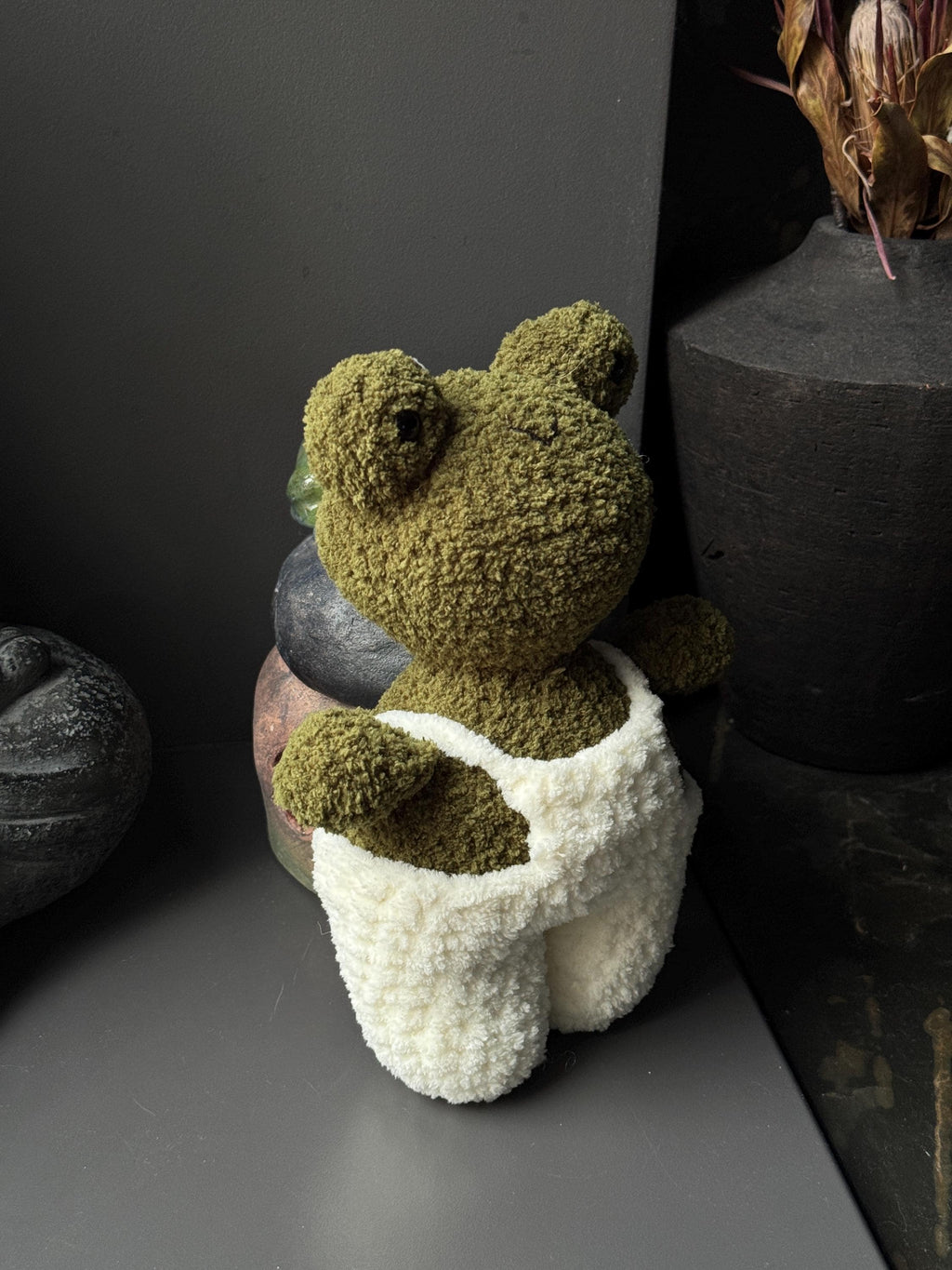Handmade Plush Frog Toy – Soft Velvet Crochet Frog, Cute Amigurumi Frog Doll