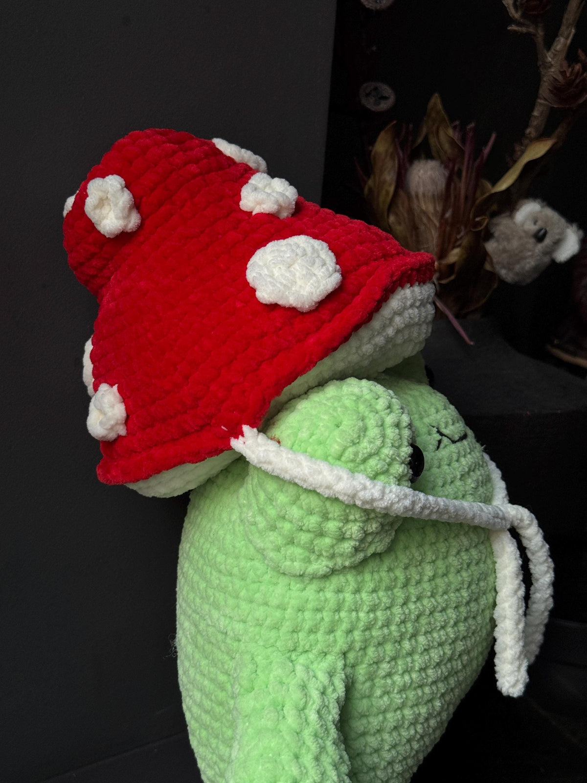 Plush Crochet Frog Pillow – Handmade Velvet Frog Toy, Soft Decorative Frog for Home Interior