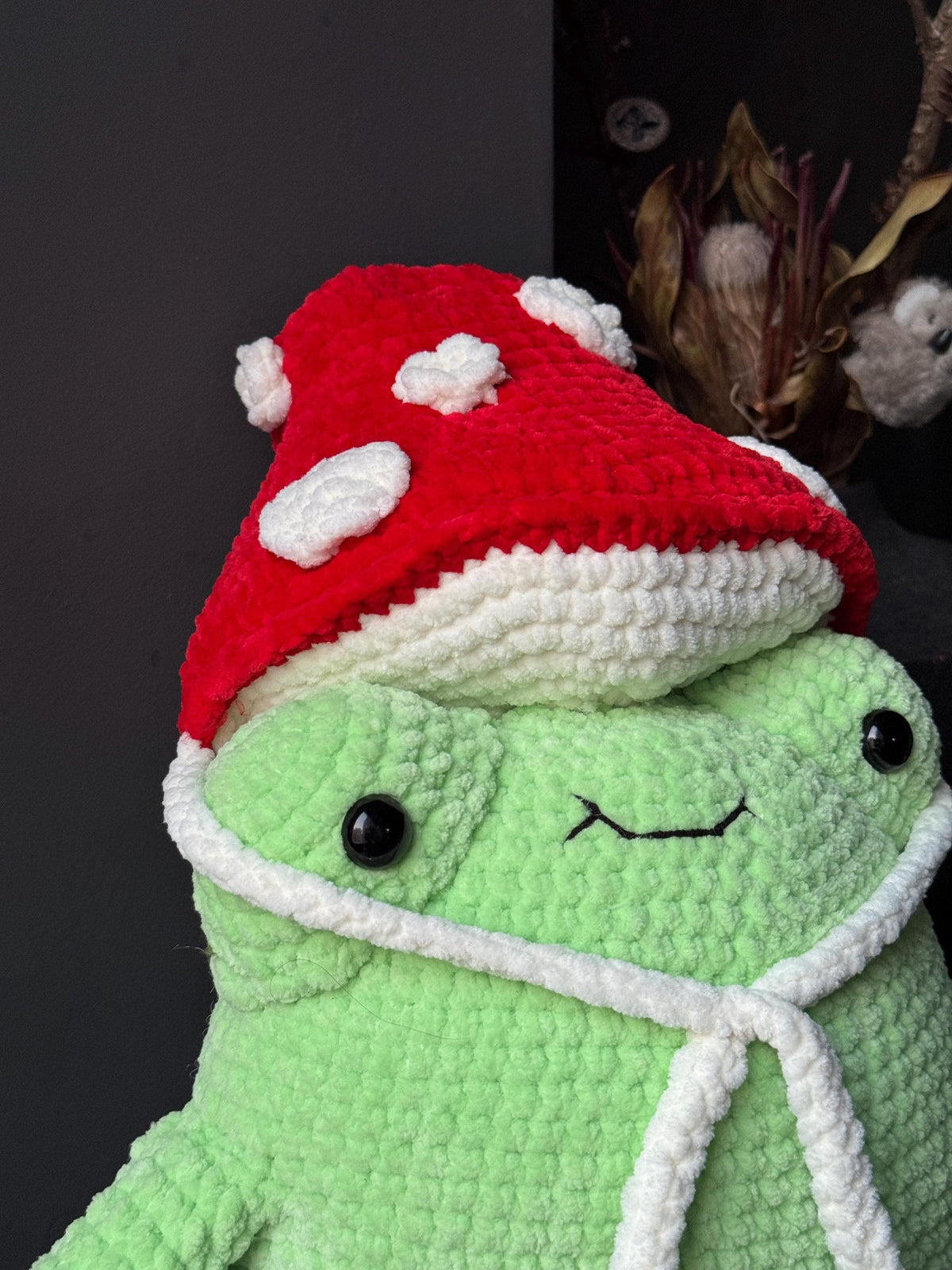 Plush Crochet Frog Pillow – Handmade Velvet Frog Toy, Soft Decorative Frog for Home Interior